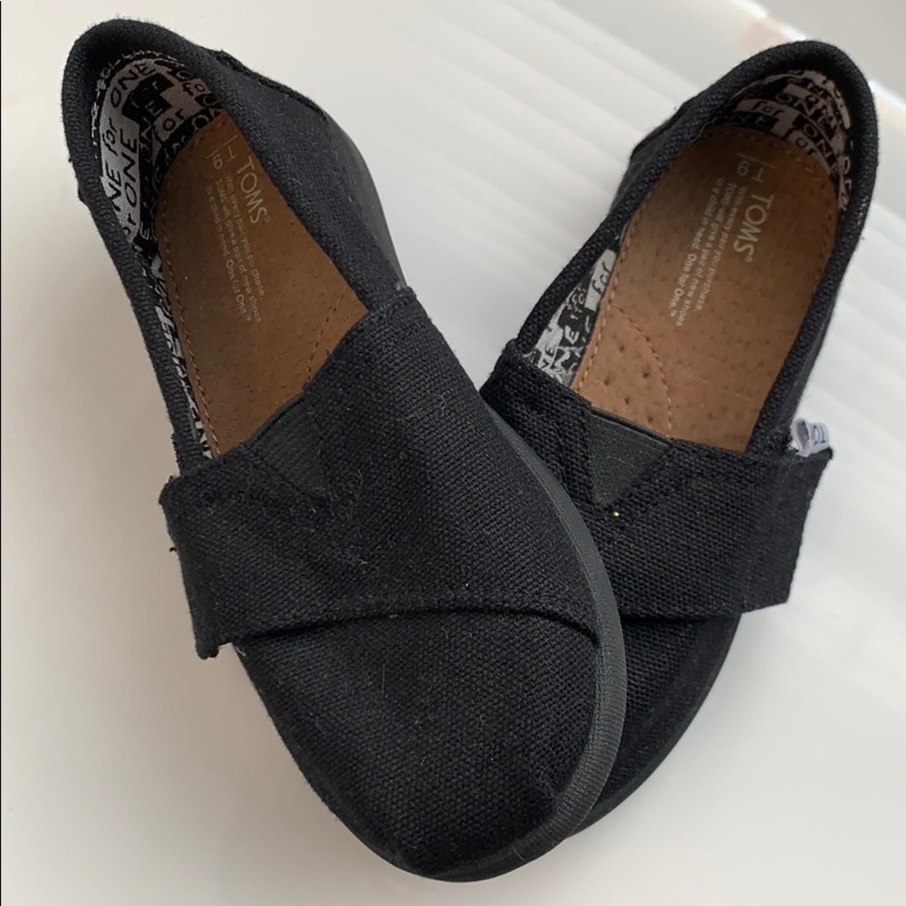 TOMS cute easy on shoes